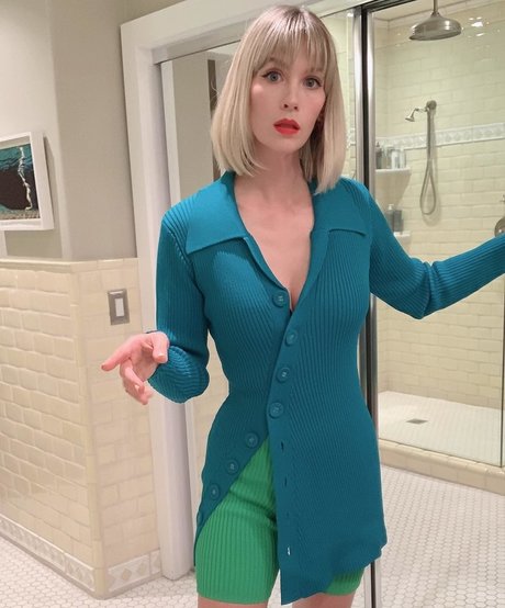 January Jones pornographic star photos