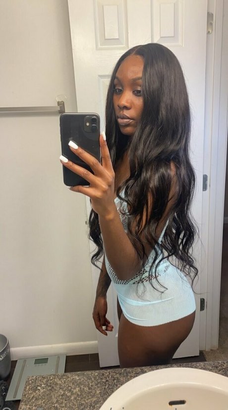 vipsweetonyxx xxx model galleries