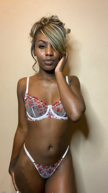 curvy teen onlyfans sexy pictures