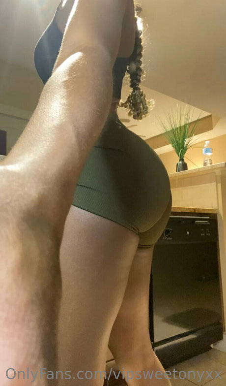 vipsweetonyxx star sexy photos