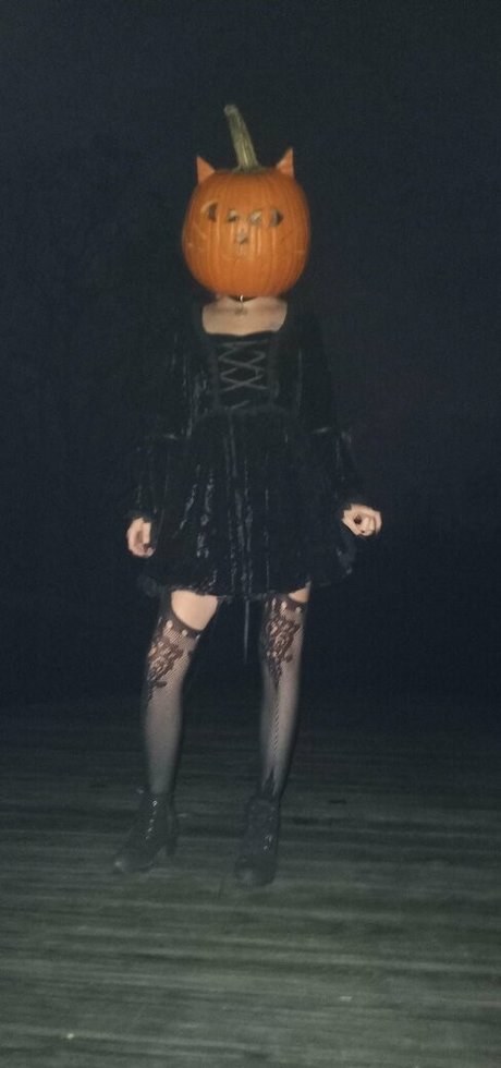 modernmorticia sex model image