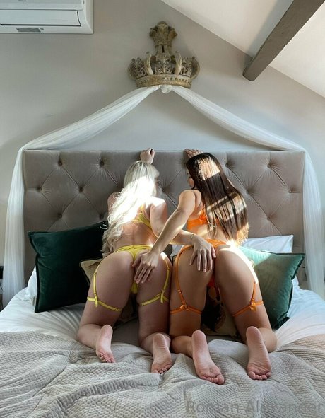 roman nsfw naked pornstar img