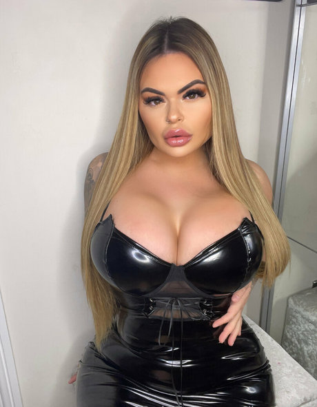 boobs onlyfans top photo