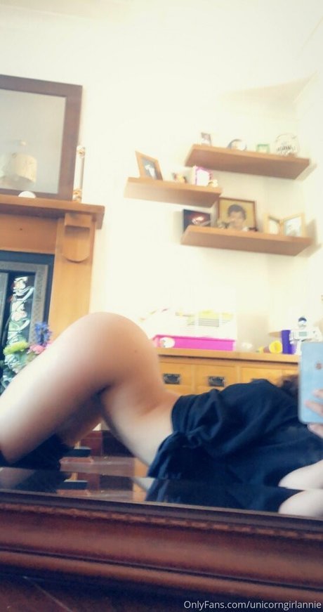 annietaboo sexy model img