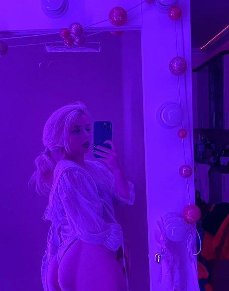 Sveta Sollar star high quality galleries