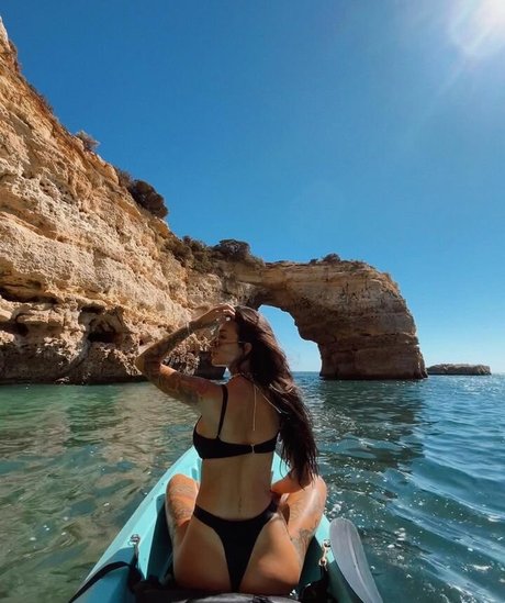 black threesome onlyfans pretty pics