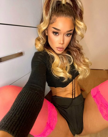 xxxshapeshifter model nude photos