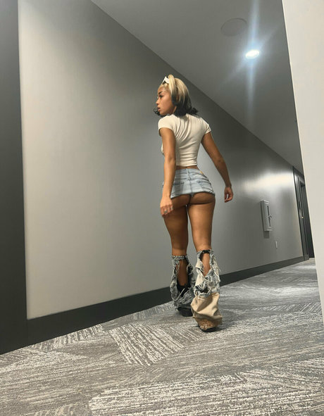 xxxshapeshifter exclusive pornstar pic