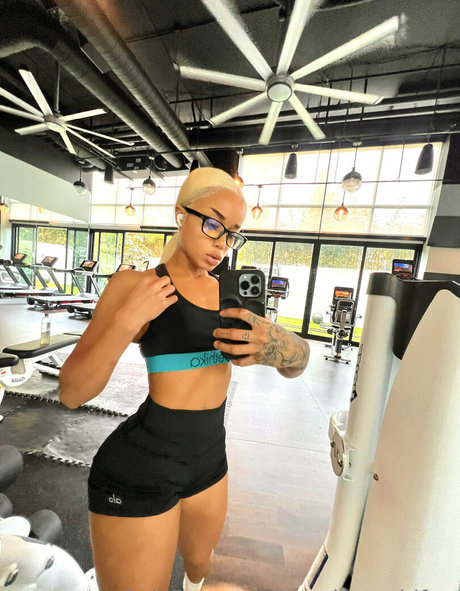 xxxshapeshifter naked star pic