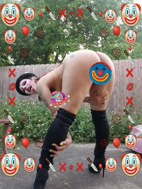 Goth Clowne Extraordinaire_ erotic model img