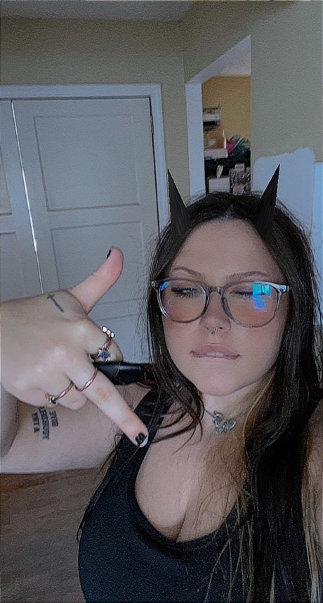 Lynzie sexy star gallery