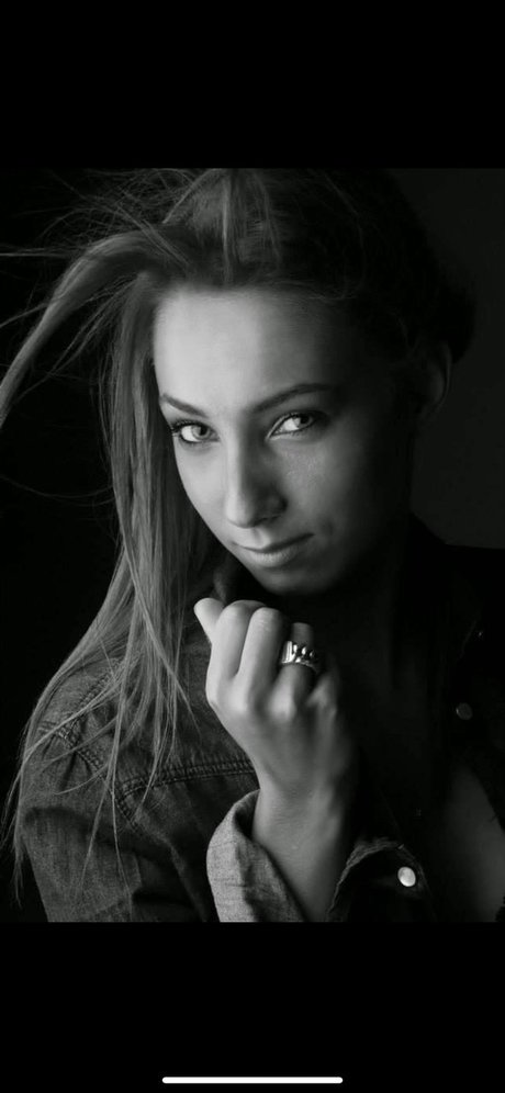 Sasha Pons art pornstar pic