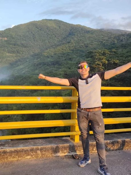 SantiBucara star sexy images