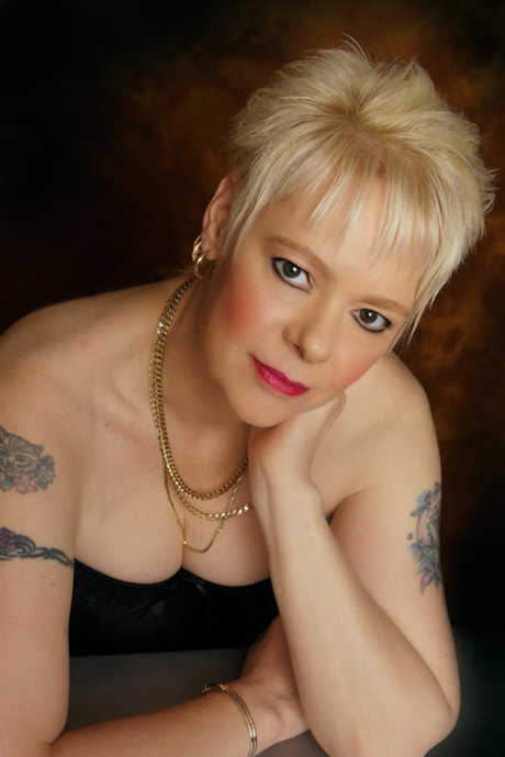 Sandy Wild art star img