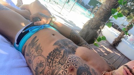 Saul Kamasutra adult model galleries