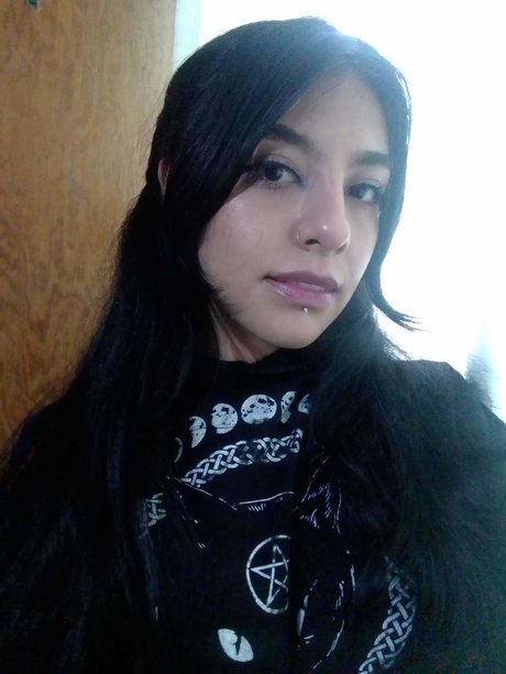 _lr n star nude pictures