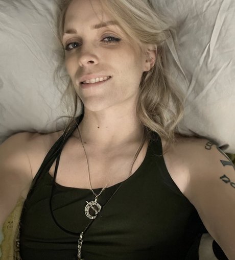 The Rambling Bard star adult pics