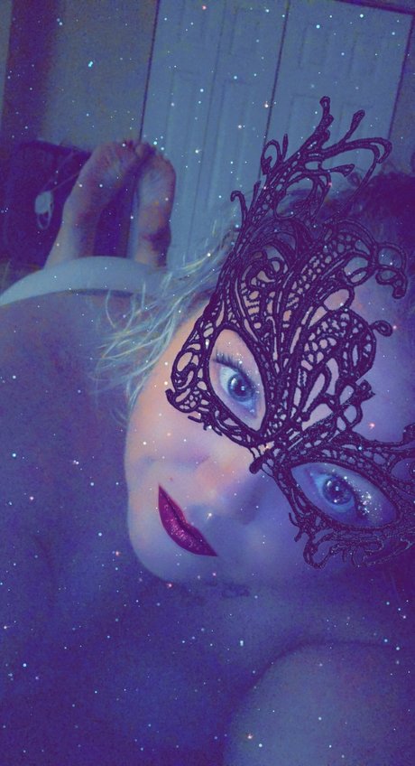 Thic Fox model exclusive photos