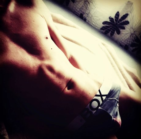 _The Masked Man_ nudes star image