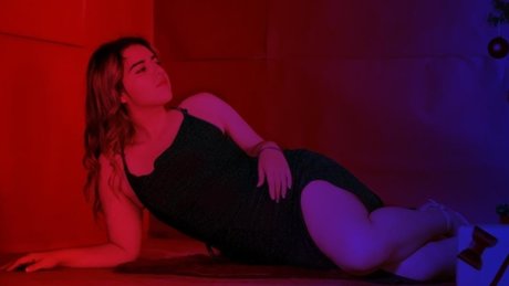 Xuxu model adult picture