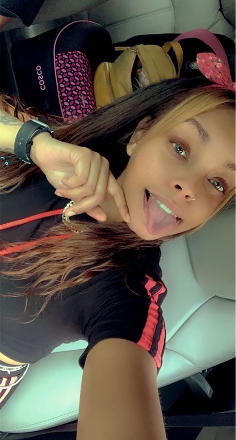 Tinkk Tinkk pornstar naked gallery