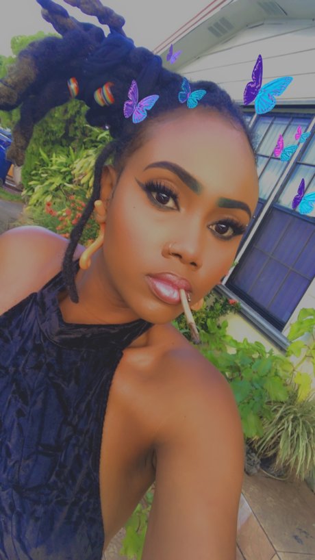 hippiesmokez pornographic star image