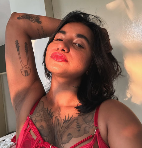 Mistress Yuki your Indian Mommy perfect model pic