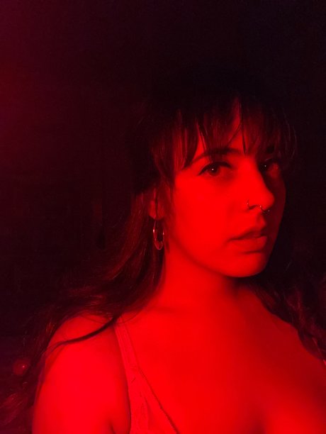 Suff Morgan nude model images