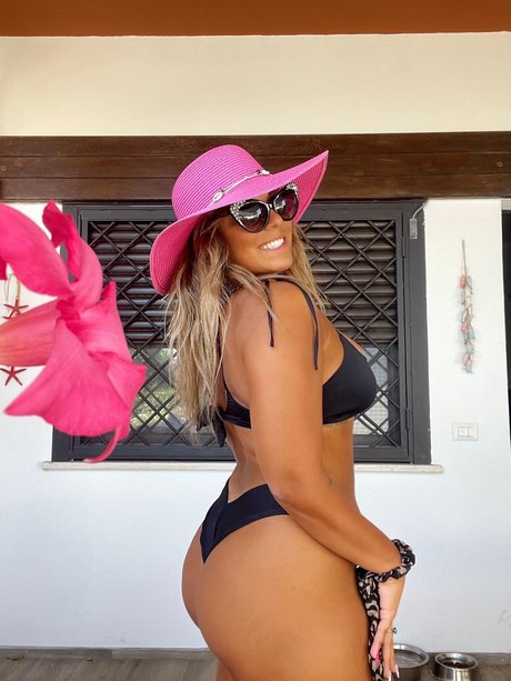 Super Chicca free star archive