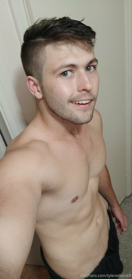 Tyler Wilson model hd image