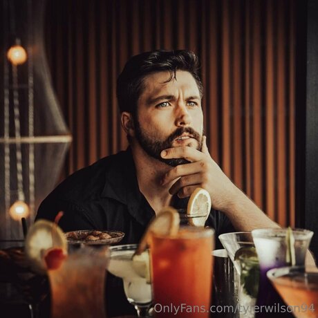 Tyler Wilson star pretty photo