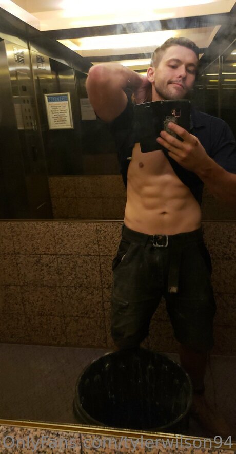 Tyler Wilson pretty actress img