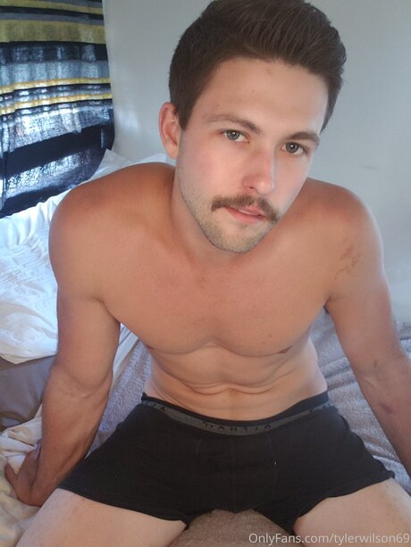 Tyler Wilson star nice pics