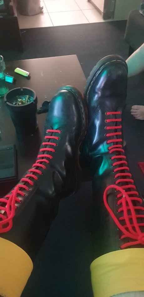 SubSlaveDice erotic pornstar picture