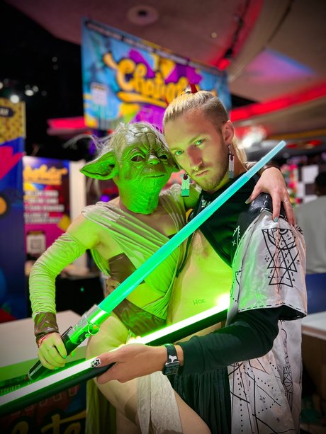 Twisted taffy beautiful model pic