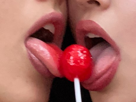 _Ilangel_ erotic star picture