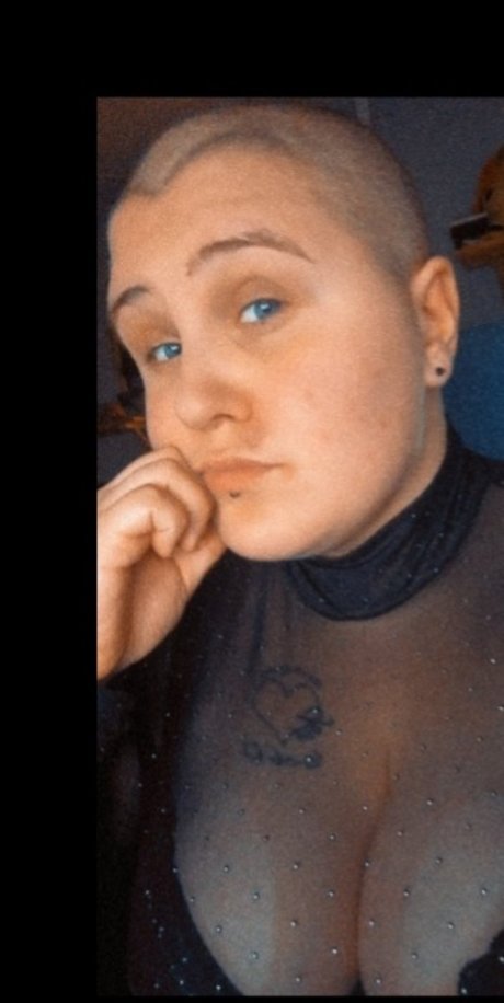 Helena E model perfect photos