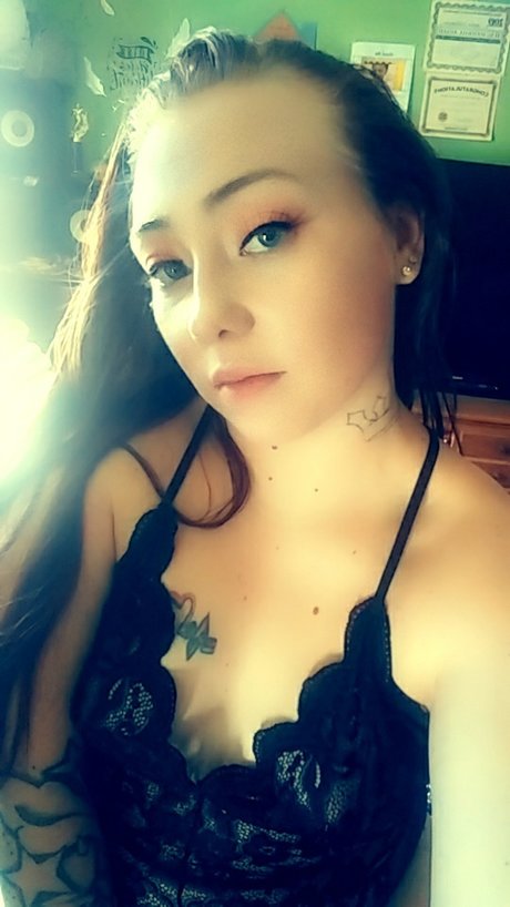 Ladee Blue exclusive actress img