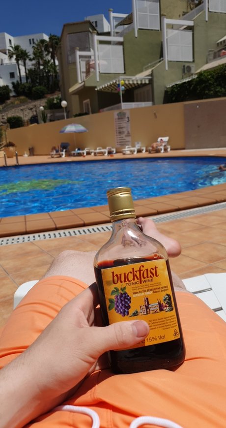 Harvey Jones art star pic