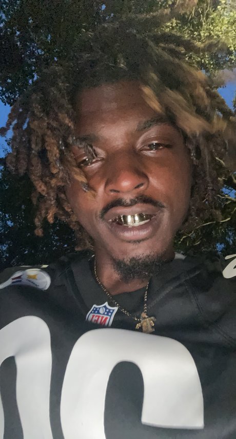 iKickClouds adult star img