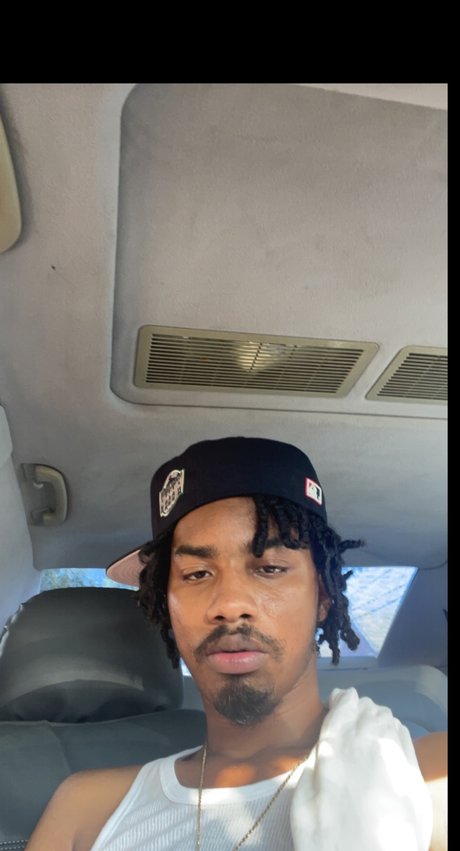 Donjuan ean model naked photo