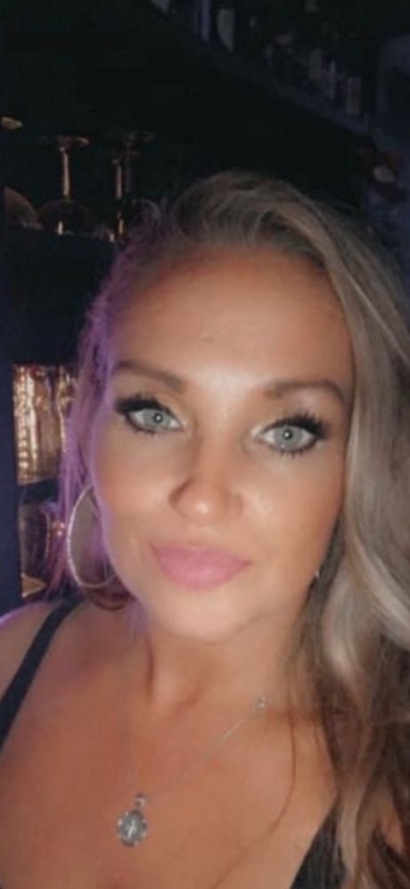 Sloan Vanderbilt model adult photos