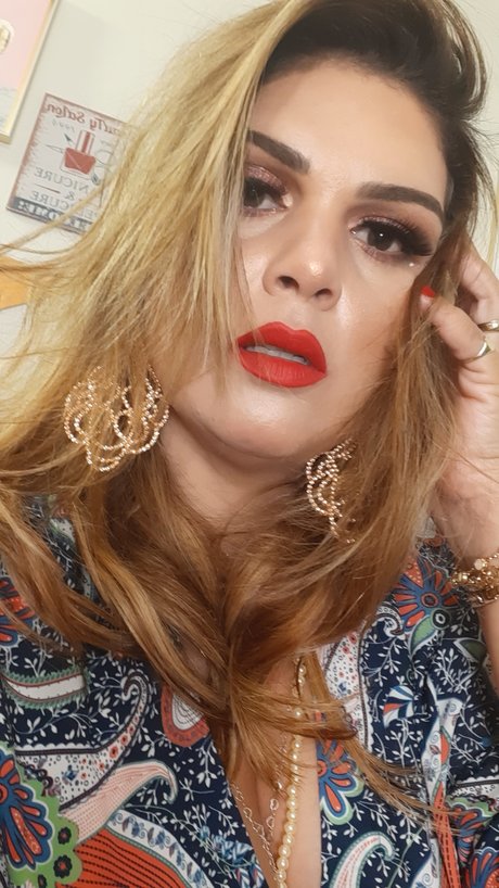 Aline Bertuci top star archive