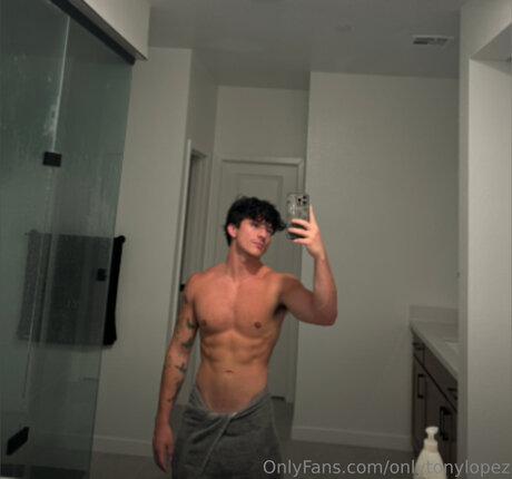 Tony lopez erotic pornstar pic
