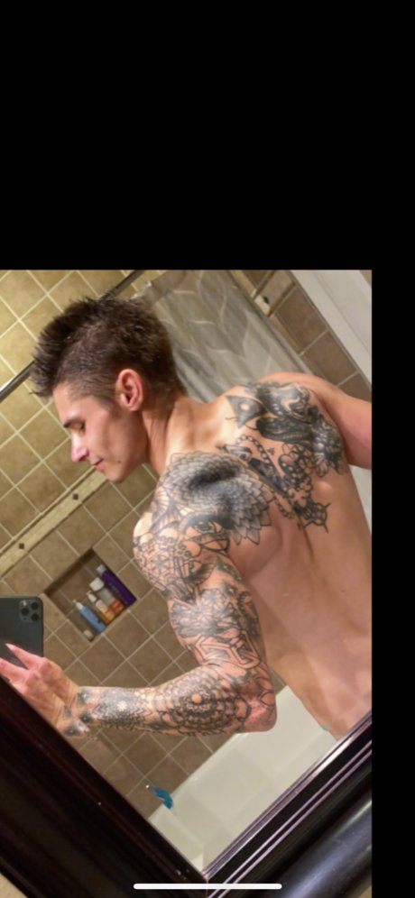 Ivan Hungry star nude pic