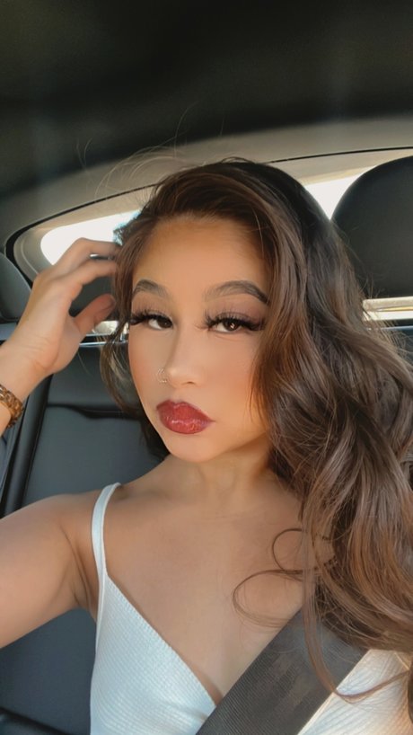 FAUNA star erotic pics