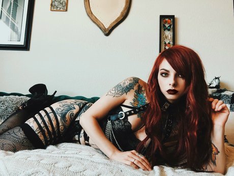 Natalie Wisdom star art pictures