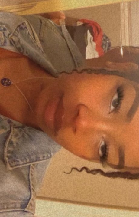 Savana Soul naked model pictures