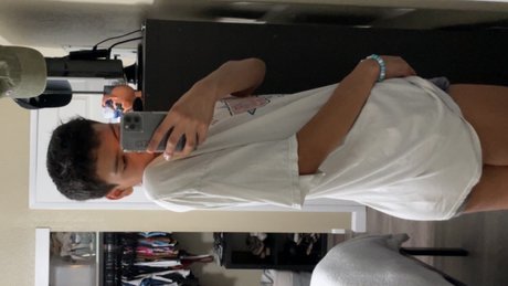 Tavi_ art star galleries