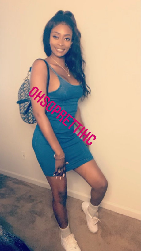 PrimePretti model naked image